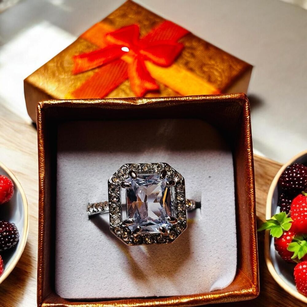 Unbranded Women's Silver and Gold Jewellery